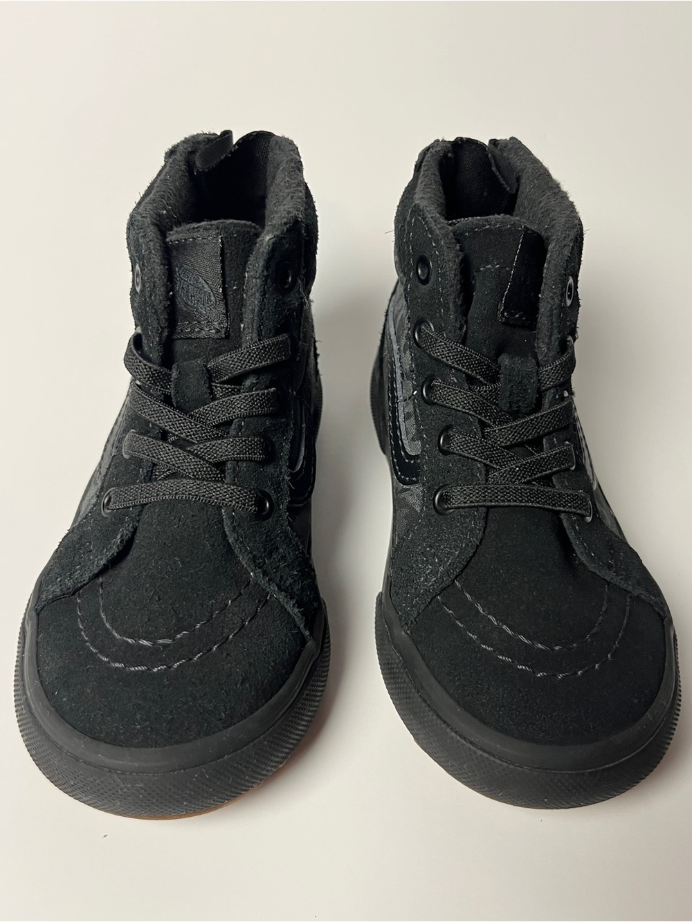 Kids Vans Toddler Sz 8 High-Top Sneakers in Black - Comfortable Lace-Up